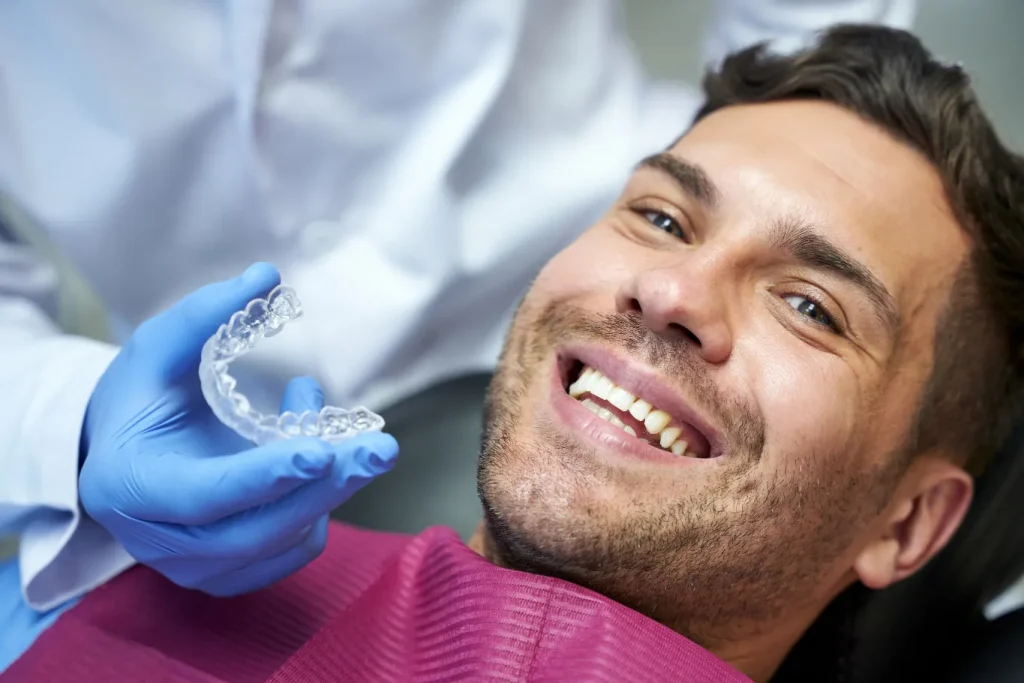 cómo funciona el tratamiento invisalign